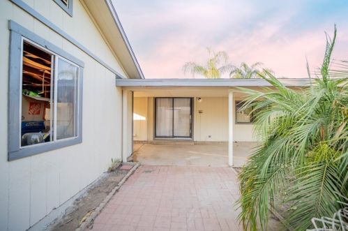 31768 Via Cordova, Lake Elsinore CA  92530-7961 exterior