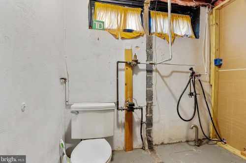 902 New Hope St, Norristown PA 19401-3146 exterior