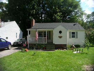 6845 Schuyler Dr, Derby, NY 14047-9302