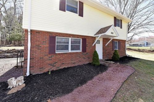 322 Haddam Moodus Rd, Moodus, CT 06469-1019