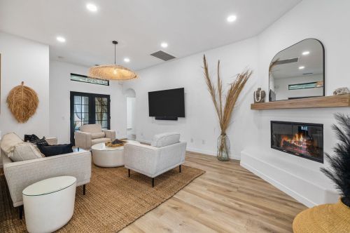 52815 Avenida Alvarado, La Quinta CA  92253-3318 exterior