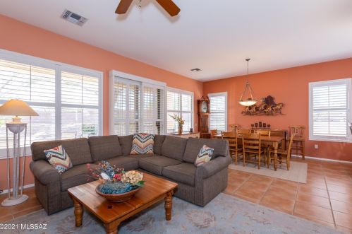 9325 Sunflower Blossom Pl, Tucson, AZ 85743-5196