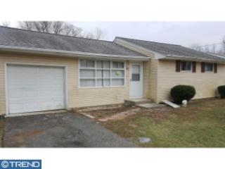 122 Stanger Ave, Aura, NJ 08028-3403