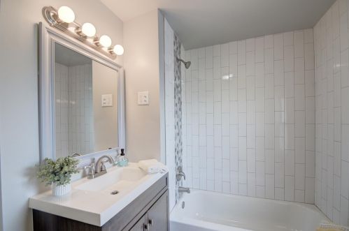 654 Johnson St, Gary IN  46402-2139 exterior