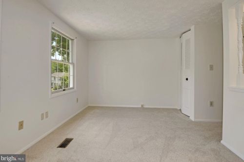 2853 Middleboro Dr, Falls Church VA  22042-4403 exterior