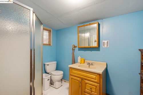 9825 E St, Oakland CA  94603-2339 exterior