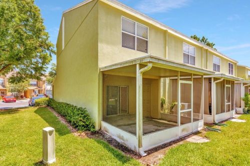 10423 Heron Lake Dr, Riverview, FL 33578-3957