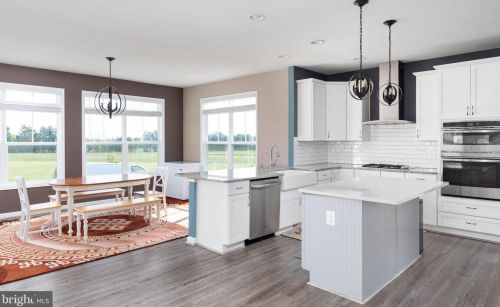 13525 Aden Rd, Nokesville VA  20181-2817 exterior