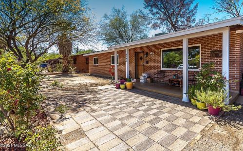 4042 3rd St, Tucson, AZ 85711-1902