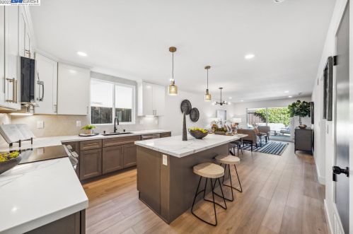 4213 Queensboro Way, Union City, CA 94587-3843