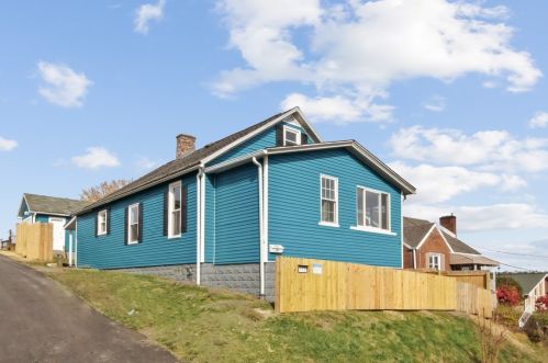 512 Edmundson St, Mckeesport, PA 15133-3812