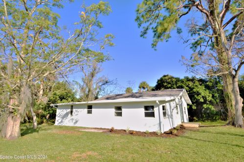 4100 Alpine Ln, Titusville, FL 32780-5512