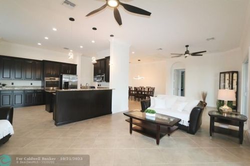 10491 Waterway Ln, Fort Pierce FL  34987-2521 exterior