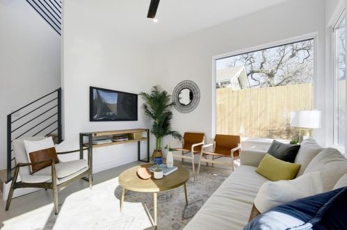 4907 Delores Ave, Austin TX 78721-2107 exterior