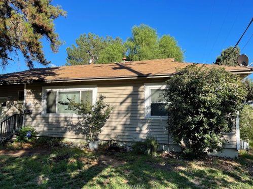1809 Parkside Dr, San Bernardino, CA 92404-4939