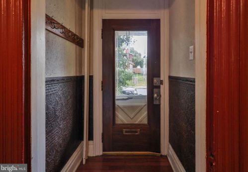 313 Mulberry St, Catasauqua, PA 18032-1825
