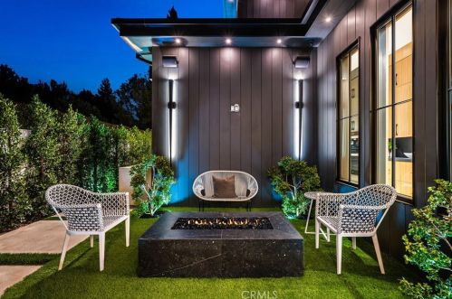 4508 Haskell Ave, Van Nuys CA  91436-3148 exterior