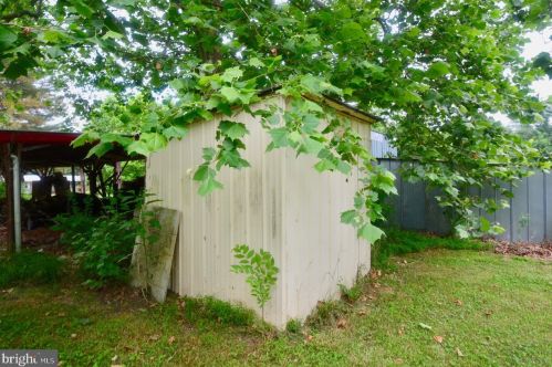 1823 Harvey Straughn Rd, Blackbird DE  19734-9646 exterior