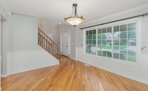 8424 Woodcreek Dr, Florence KY  41042-8261 exterior