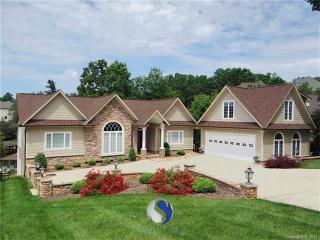 52 River Pointe Dr, Hickory, NC 28601-8818