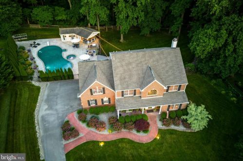 965 Burdette Dr, Downingtown, PA 19335-4135