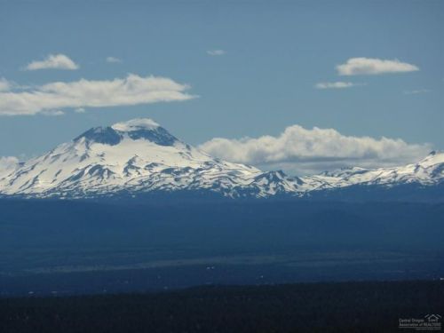 964 Highland Vw Loop, Eagle Crest OR  97756-7423 exterior