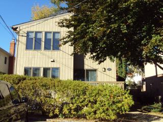 199 Manorhaven Blvd, Port Washington NY  11050-1416 exterior