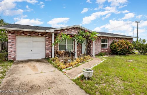 212 Avilez Blvd, Titusville, FL 32780-5702