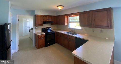807 Hawthorne St, Downingtown, PA 19335-1694