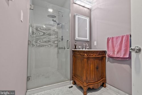 3883 Dempsey Ln, Huntingdon Valley PA  19006-1901 exterior