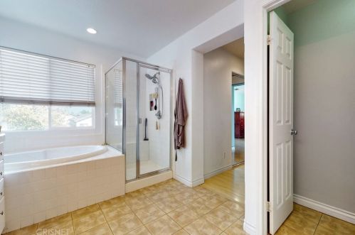 30416 Mallorca Pl, Santa Clarita CA  91384-4787 exterior