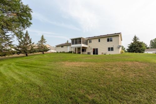 1108 Skyline Dr, Alex, MN 56308-6606