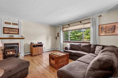 371 Hillside Lake Rd, New Hamburg, NY 12590-6439