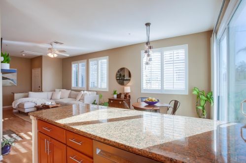 382 Carmel Creeper Pl, Encinitas CA  92024-7704 exterior