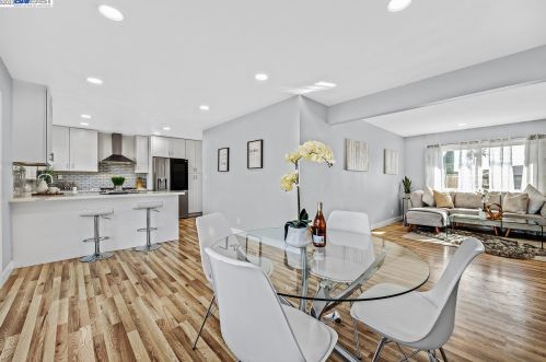 7769 Deervale Ct, Pleasanton CA  94568-1016 exterior