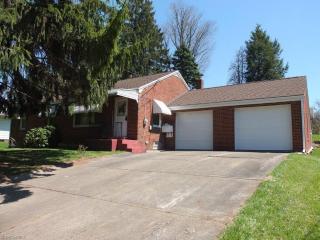 194 Saratoga Ave, Canton, OH 44708-5766