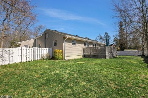 127 Hillside Ave, Bedminster NJ  07921-2516 exterior