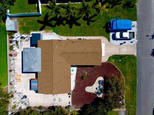 16315 1st St, Saint Petersburg, FL 33708-1505