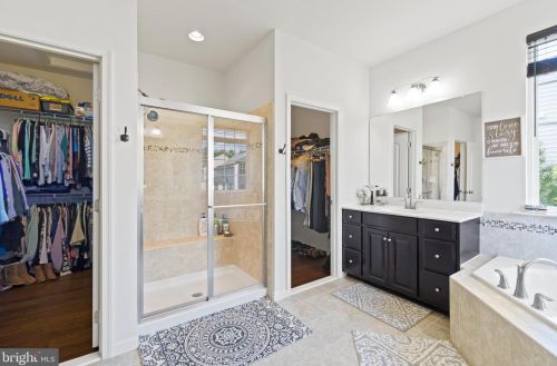 13846 Estate Manor Dr, Gainesville VA 20155-5951 exterior