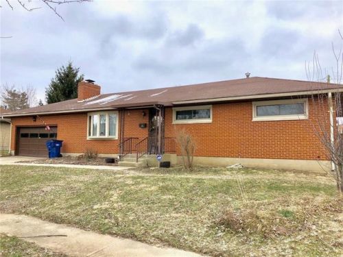 4485 Phoenix Dr, Springfield, OH 45503-6325