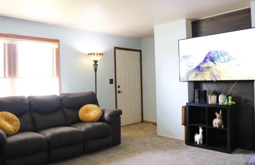 8810 Helena St, Milwaukee, WI 53224-4726
