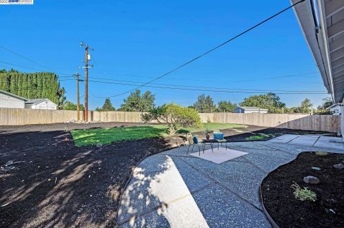 7769 Deervale Ct, Pleasanton CA  94568-1016 exterior