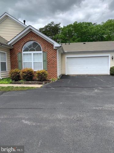 6221 Autumn Leaf Dr, Fredericksburg VA  22407-7205 exterior