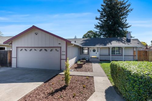 1526 Bruce Ct, Santa Rosa, CA 95401-4409