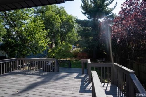 455 Washington Ave, Dumont NJ  07628-1227 exterior