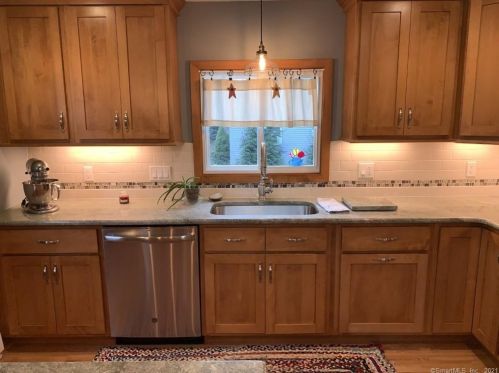 231 George St, Middletown CT 06457-6708 exterior