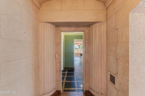 3192 Sycamore Dr, Simi Valley CA 93065-2703 exterior