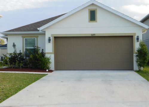 5670 Pine Trail Cir, Fort Pierce, FL 34983