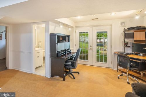 5624 Reardon Ln, Woodbridge VA  22193-3756 exterior