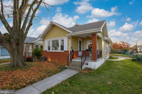 940 Price St, Boothwyn, PA 19061-5218